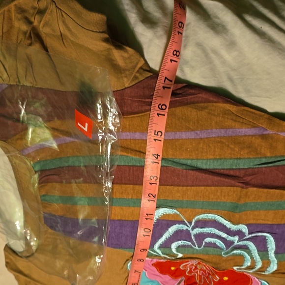 Inner child top size small - Picture 8 of 9